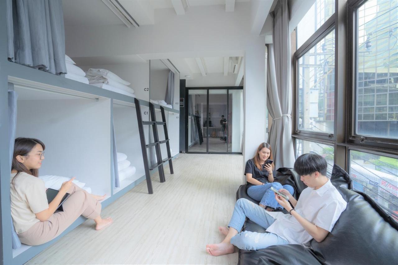 3Howw Hostel @ Sukhumvit 21 Bangkok Exterior photo