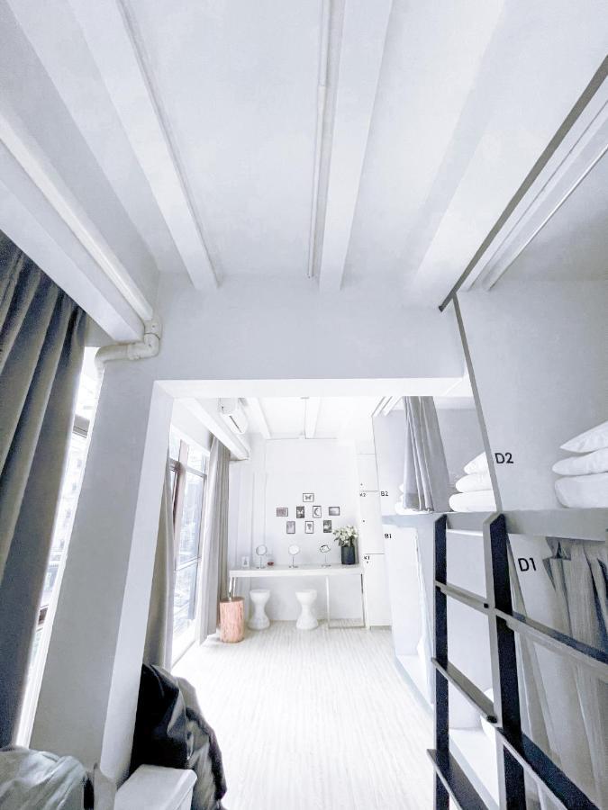 3Howw Hostel @ Sukhumvit 21 Bangkok Exterior photo