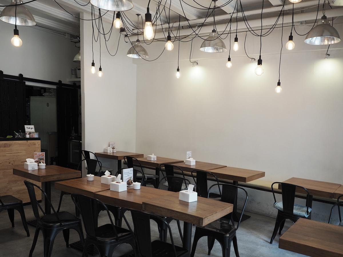 3Howw Hostel @ Sukhumvit 21 Bangkok Exterior photo