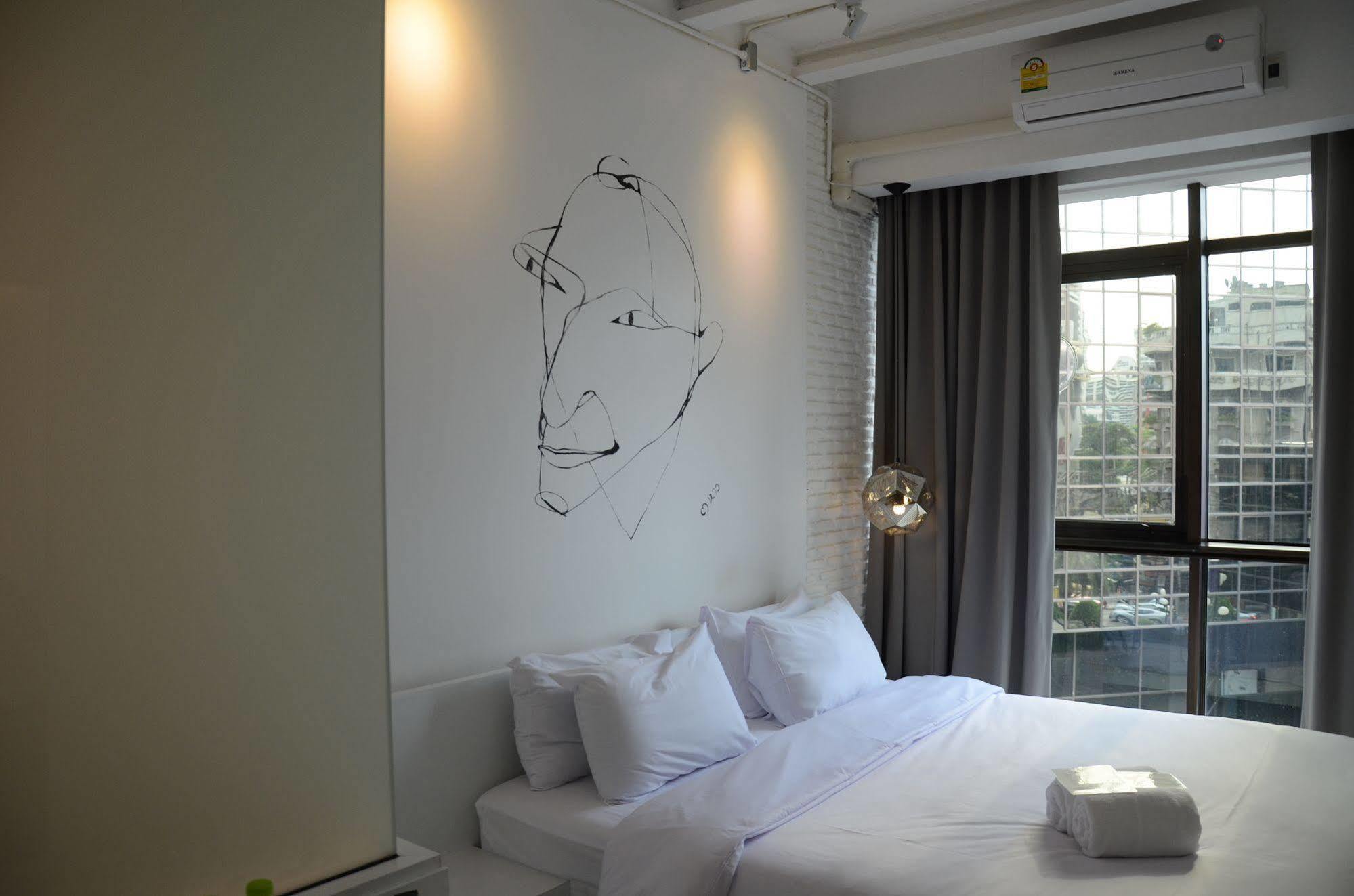 3Howw Hostel @ Sukhumvit 21 Bangkok Exterior photo